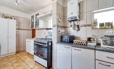 Venta de acogedora casa en sector residencial de Peñalolén