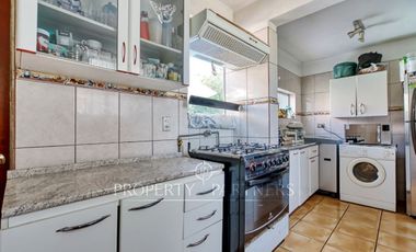 Venta de acogedora casa en sector residencial de Peñalolén