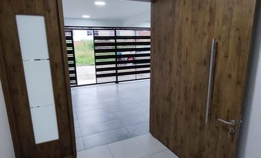 casa en arriendo en niza. Cod A11054