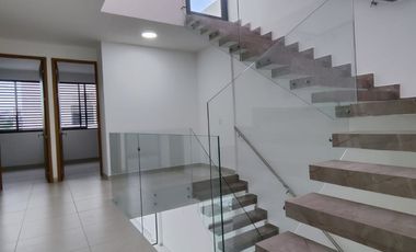 casa en arriendo en niza. Cod A11054