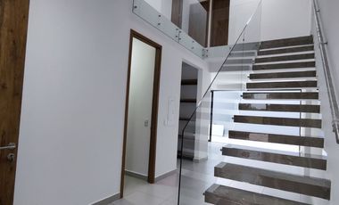casa en arriendo en niza. Cod A11054
