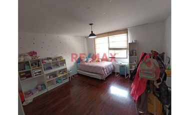 Venta De Hermosa Casa De 3 Pisos En Santiago De Surco