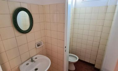 Florida, oficina / monoambiente, excelente ubicación, RECICLADO