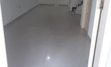 DISEWAKAN !! Rumah Siap Huni Jalan 2 Mobil di Kelapa Cengkir , Harga OK