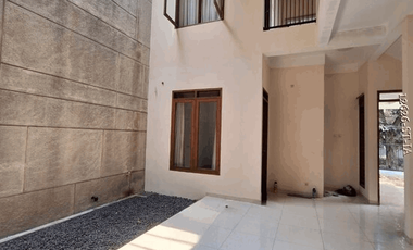 Disewakan Rumah Siap Huni Posisi Hook Dalam Perumahan Di Sektor 9