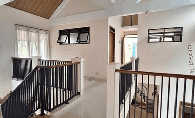 Disewakan Rumah Siap Huni Posisi Hook Dalam Perumahan Di Sektor 9