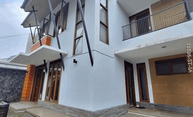 Disewakan Rumah Siap Huni Posisi Hook Dalam Perumahan Di Sektor 9