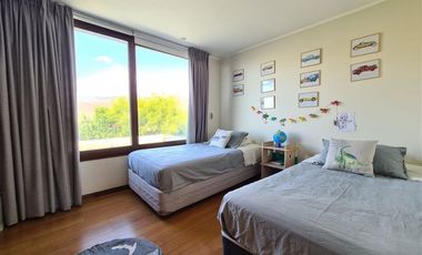 Oportunidad venta por viaje Casa 5D y 5B. Entrega inmediata.