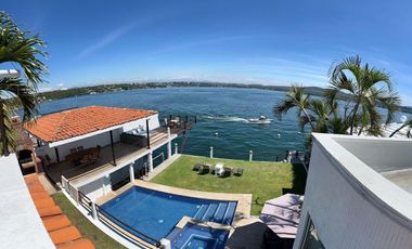 Casa en VENTA en el Lago de Tequesquitengo, Jojutla