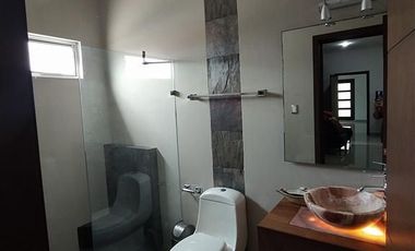 Residencia con Alberca y Amueblada