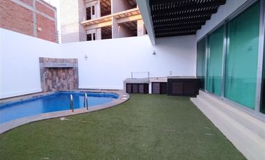 Residencia con Alberca y Amueblada