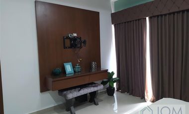 Residencia con Alberca y Amueblada