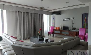 Residencia con Alberca y Amueblada
