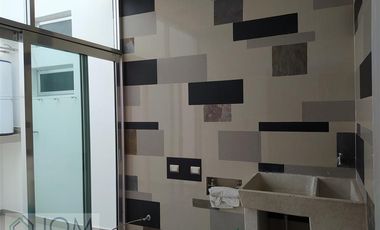 Residencia con Alberca y Amueblada