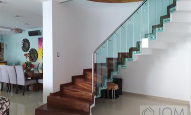Residencia con Alberca y Amueblada