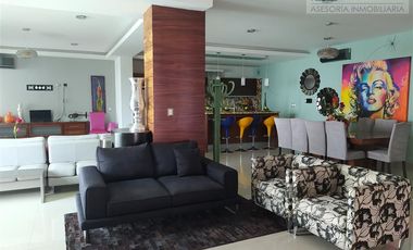 Residencia con Alberca y Amueblada