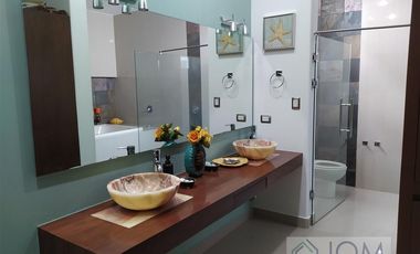 Residencia con Alberca y Amueblada