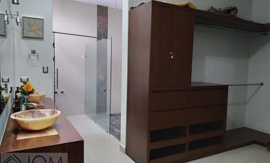 Residencia con Alberca y Amueblada