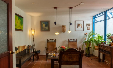 Se vende casa con aparta-estudios en Prados del Norte JV (W6819022)