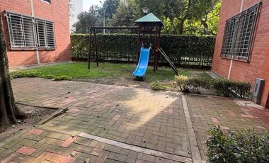 Alquilo Apartamento Piso 1, Conjunto Residencial Bosque Real, Valle del Lili, Sur de Cali.. Cod A12000