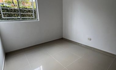 Alquilo Apartamento Piso 1, Conjunto Residencial Bosque Real, Valle del Lili, Sur de Cali.. Cod A12000