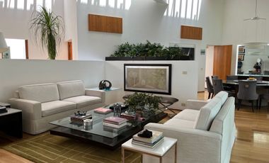 ESPECTACULAR CASA CALLE CERRADA PEDREGAL