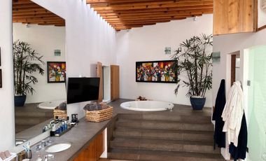 ESPECTACULAR CASA CALLE CERRADA PEDREGAL