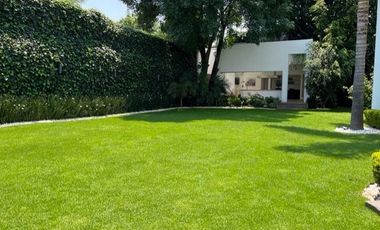 ESPECTACULAR CASA CALLE CERRADA PEDREGAL