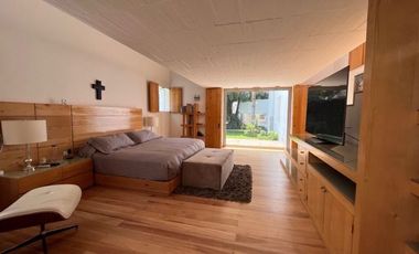 ESPECTACULAR CASA CALLE CERRADA PEDREGAL