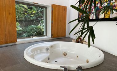 ESPECTACULAR CASA CALLE CERRADA PEDREGAL