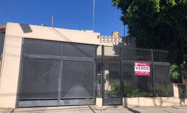 Casa para 2 Familias en venta en Bernal Oeste