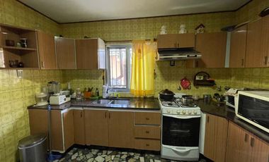 Casa para 2 Familias en venta en Bernal Oeste