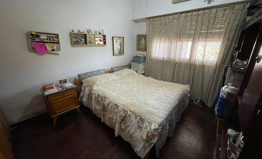 Casa para 2 Familias en venta en Bernal Oeste
