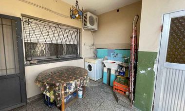 Casa para 2 Familias en venta en Bernal Oeste