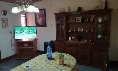 Casa para 2 Familias en venta en Bernal Oeste