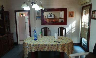 Casa para 2 Familias en venta en Bernal Oeste