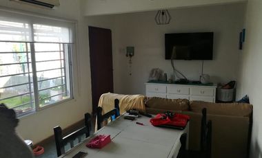 Casa para 2 Familias en venta en Bernal Oeste