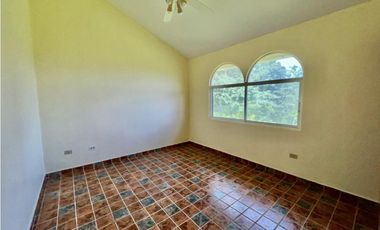 VENTA CASA EN ALTOS DEL MARIA CON 576 mts