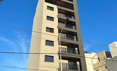 Espacioso y confortable departamento de dos ambientes con balcón a estrenar en la calle Monseñor Marcón 3433, San justo centro, a pocos metros de la a