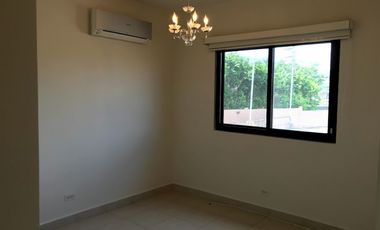 VENTA CASA VERSALLES