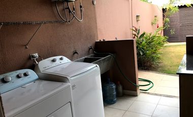 VENTA CASA VERSALLES