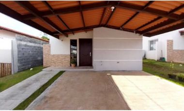 ALQUILO CASA. EN ARRAIJAN JUAN DEMOSTENES RESIDENCIA VISTA VERDE  3R