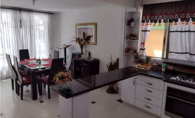 Venta de Casa de 190 m2 en 650 mill neg, en Mesitas del Colegio cund.