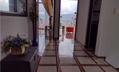 Venta de Casa de 190 m2 en 650 mill neg, en Mesitas del Colegio cund.