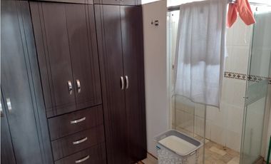 Venta de Casa de 190 m2 en 650 mill neg, en Mesitas del Colegio cund.