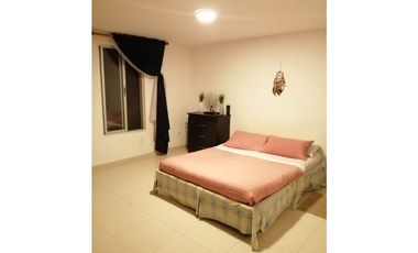 Venta de Casa de 190 m2 en 650 mill neg, en Mesitas del Colegio cund.