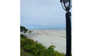 Se Vende casa frente al Mar