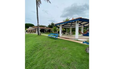 Se Vende casa frente al Mar