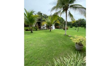 Se Vende casa frente al Mar