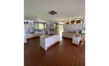 Se Vende casa frente al Mar